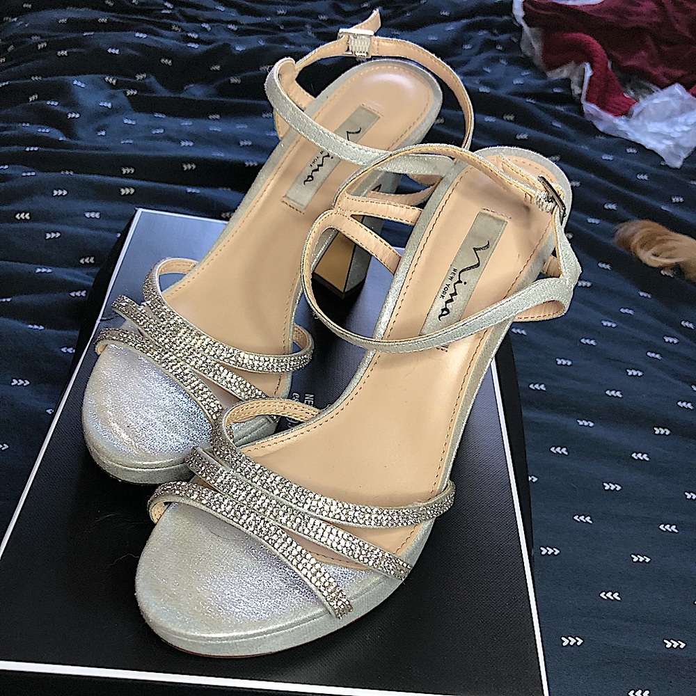 Beautiful heels - wore them for about an hour.